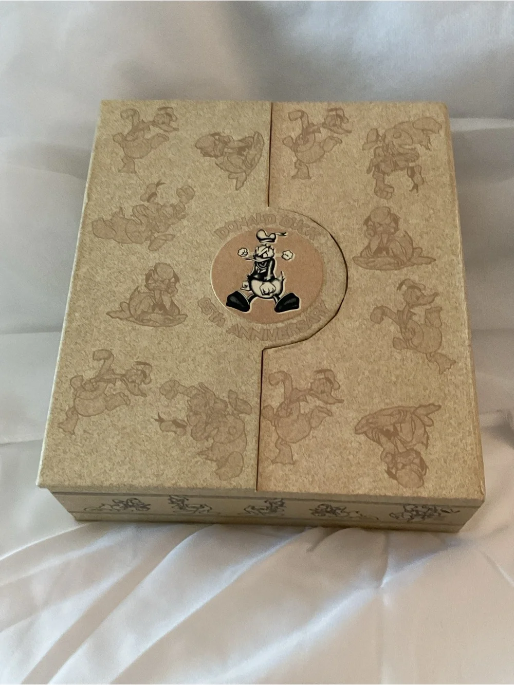 Pristine Disney Rare Donald Duck 65th Anniversary Watch Set - Watch, Yo-yo, Pin